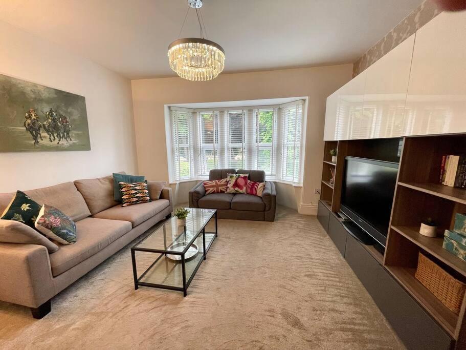 Modern 2 Bed Flat W Parking, Dog Friendly, Central Bournemouth Exterior photo